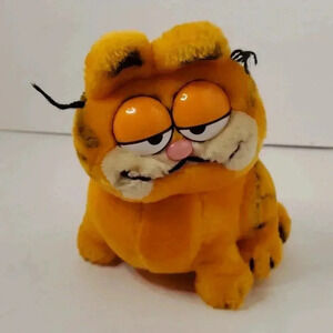 Vintage 1981 Garfield Sitting Stuffed Plush